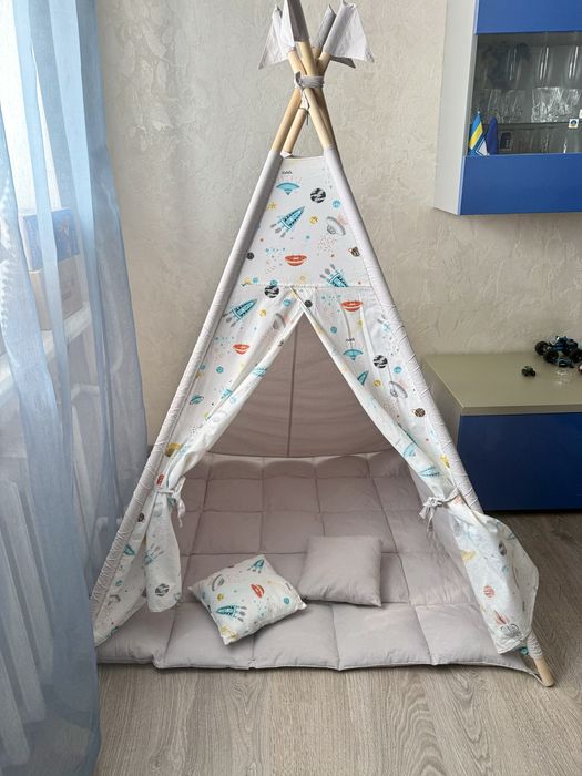 Дитячий вігвам палатка, космос, планети