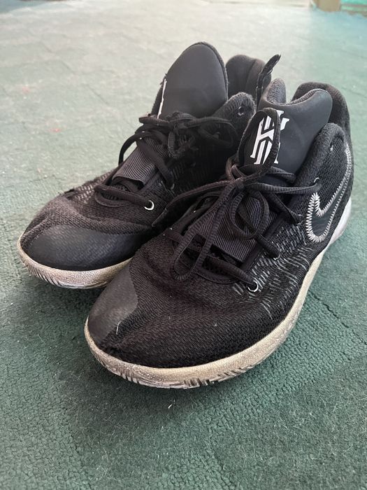 Баскетбольні кросівки kyrie flit trep