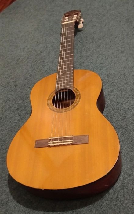 Yamaha CGS102 tamanho 1/2 violão