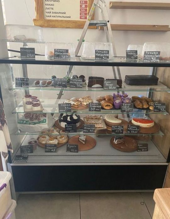 Кондитерська вітрина куб кондитерская витрина куб  холодильна 1,3-1,5м