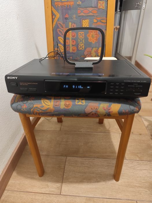 Aparelhagem Sony Composto por:
5 Colunas