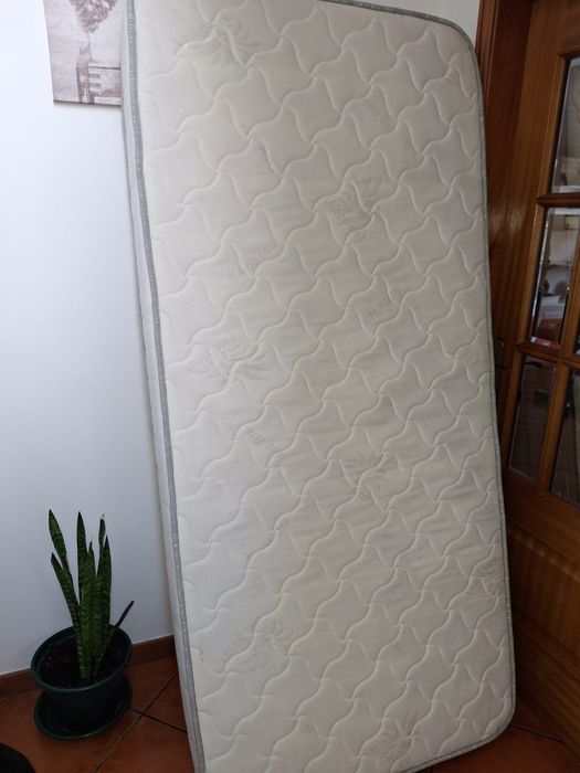 Colchão  195 × 90