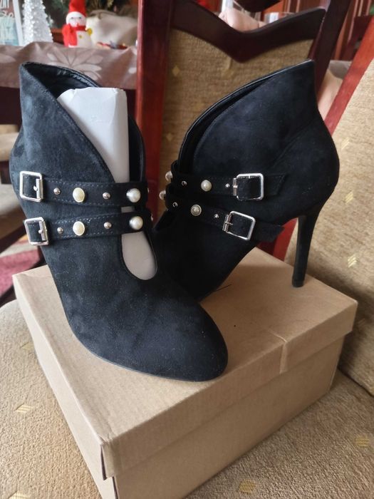 Botki r. 37 C'M Paris Nowe powystawowe