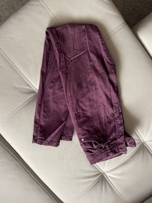 Calças cintura subida roxas