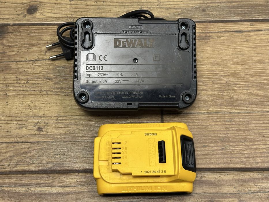 Zestaw | ładowarka DCB112 DeWalt | bateria, akumulator XR 18V 2 Ah
