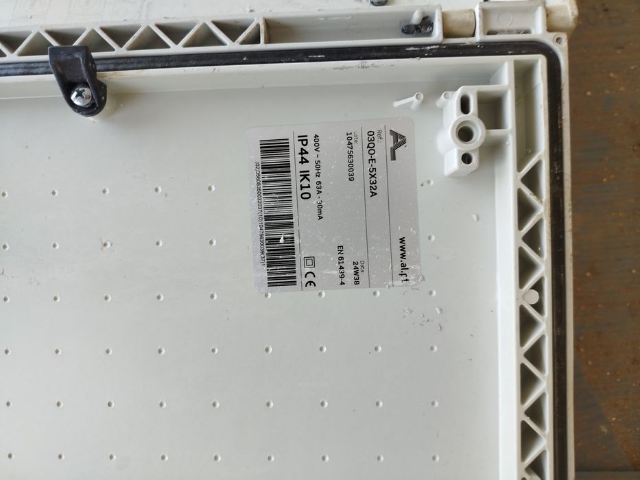Quadro elétrico de obras como novo