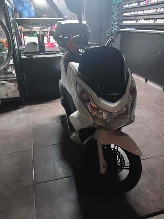 Honda PCX 125 (2011) | Com Mala Top Case GIVI