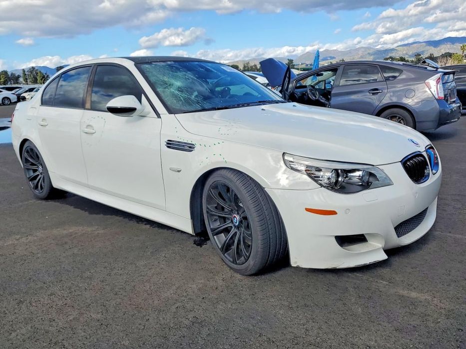 BMW M5 5.0 V10 / niski przebieg / LCI /