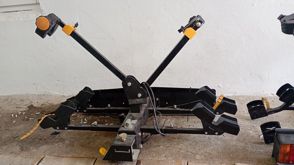 Bagażnik do przewozu rowerów na hak uchylny