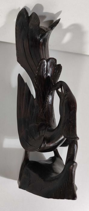 Ave em madeira entalhada (mísula?) (fénix?)