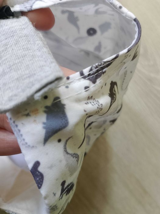 Czapka z daszkiem Dino