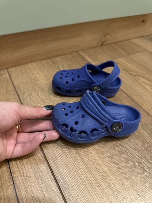 Взутя на літо кросівки сандалі шльопанці 19-21рр Puma Crocs Garvalin