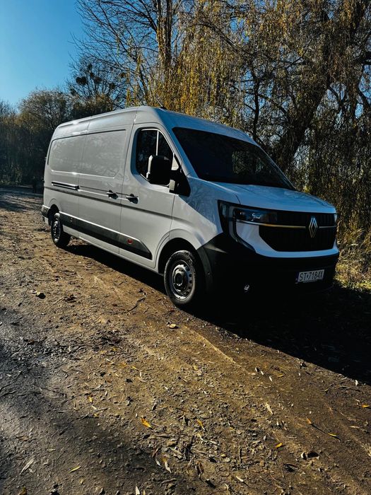 Wynajem Busa do Przeprowadzki | Renault Master (L3H2) | Duża Paka | Click&Car