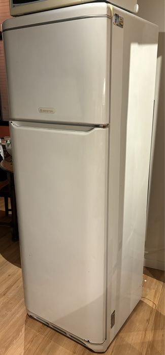 Frigorífico/Congelador Ariston