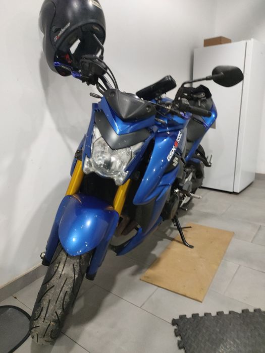 Suzuki GSXS-1000