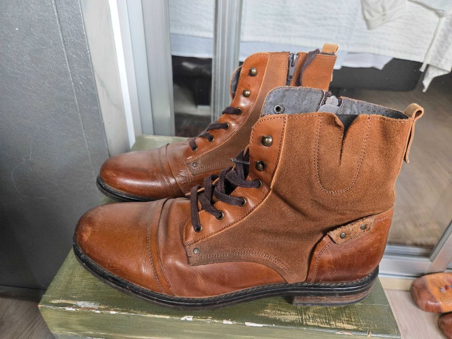 Botas de homem castanhas