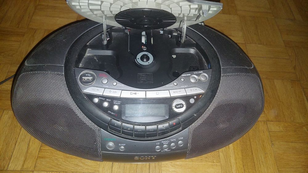 Radio sony, odtwarzacz CD, magnetofon