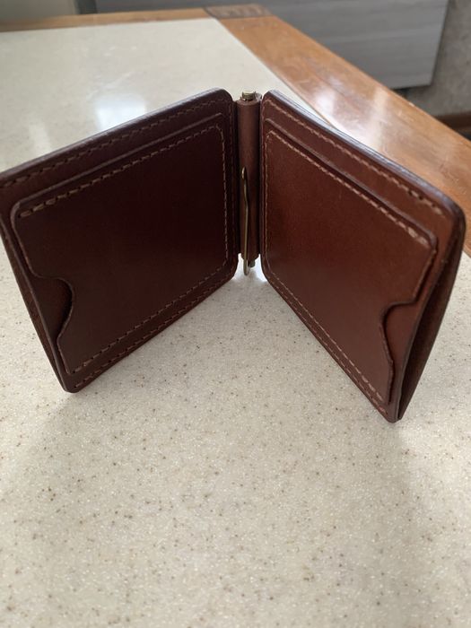 Зажим із натуральноі шкіри ручноі роботи