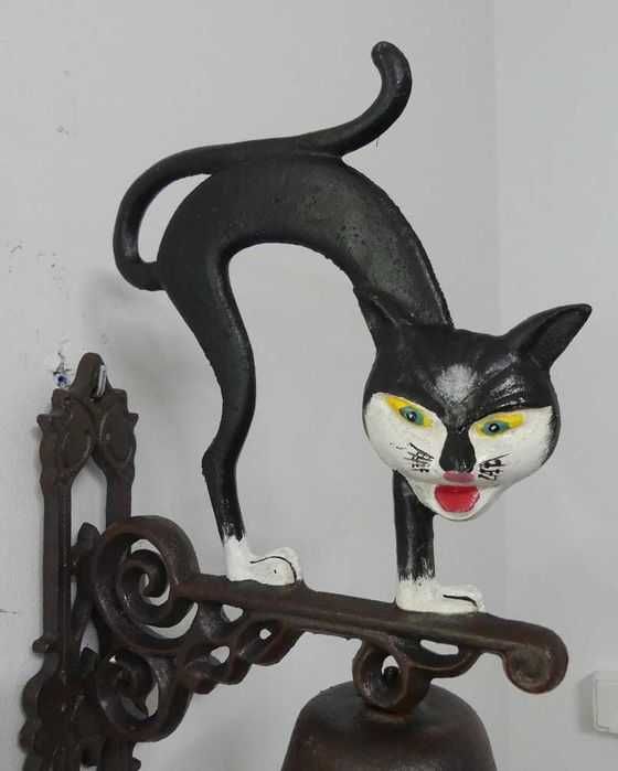 Duży użytkowy DZWON żeliwny KOT dzwonek