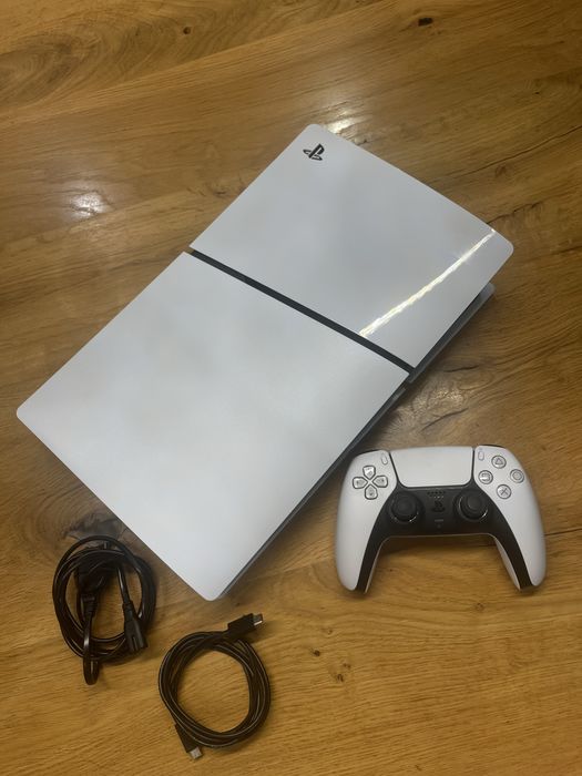 Playstation 5 + pad i kable (cena do negocjacji)