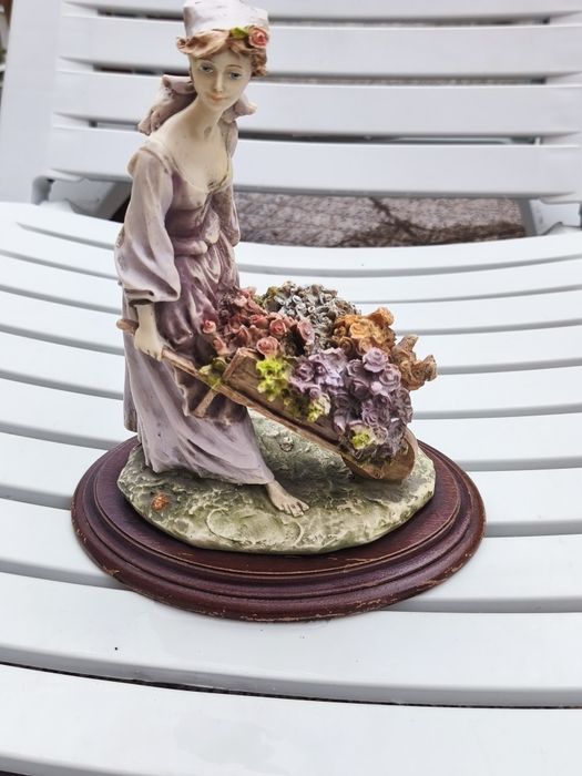 estatueta decorativa