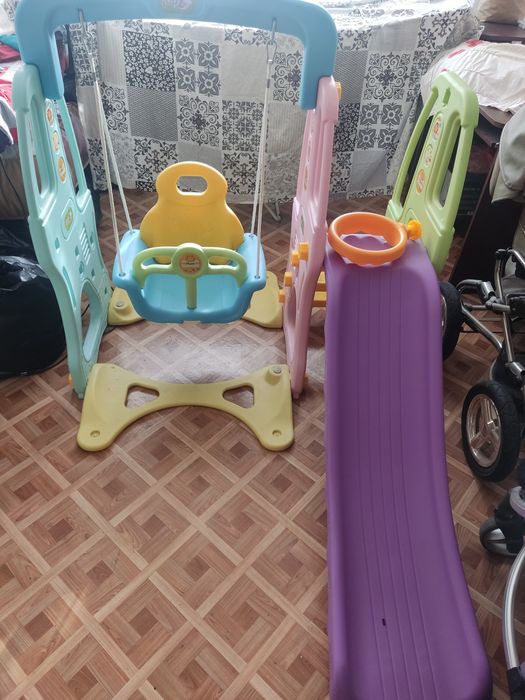 ,машинка,горка с качелей, укачивающий центр