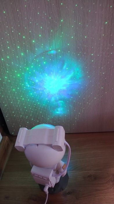Projektor gwiazd robot