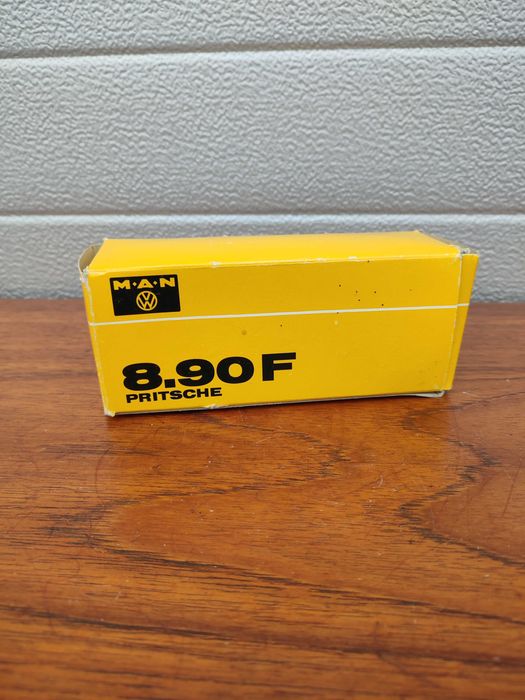 Model - Resorak CONRAD M.A.N - MAN 8.90F- D