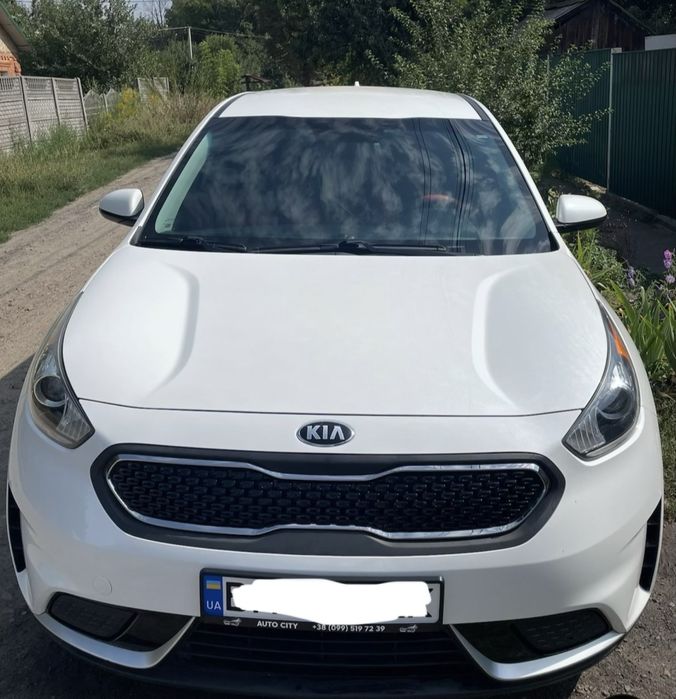 Оренда авто гібрид Кіа Niro розхід по місту 4,7л/100км