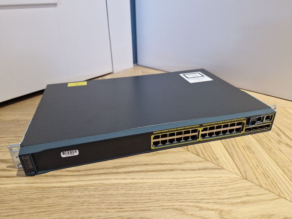 Cisco Catalyst 2960-S WS-C2960S-24TS-L