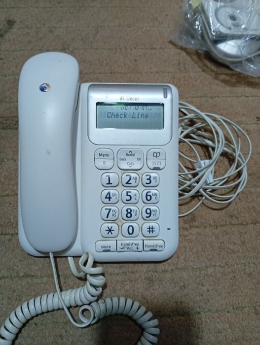 Продам домашние телефоны и есть радио телефон.