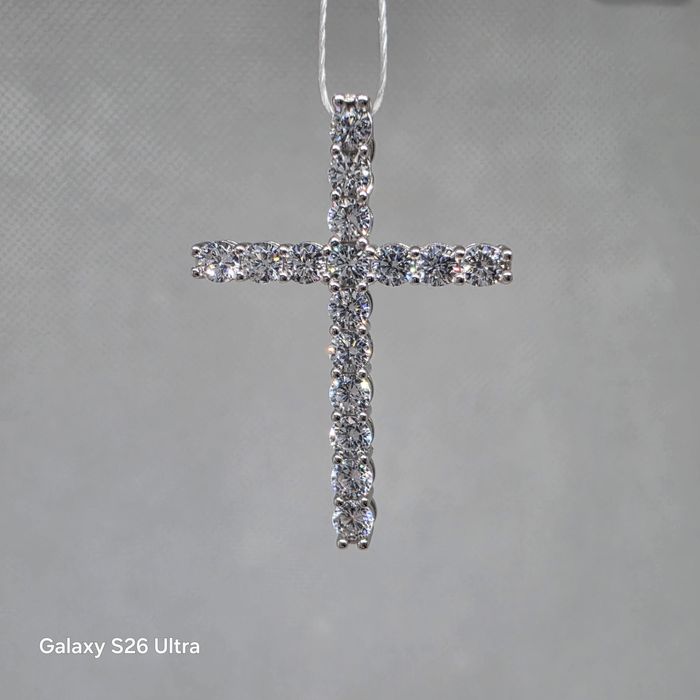 Хрестик з білого золота. Sovissimo. Новий.