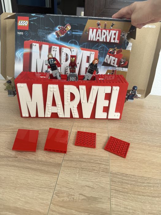 Лего Lego Marvel Марвел логотип і мініфігурки 76313