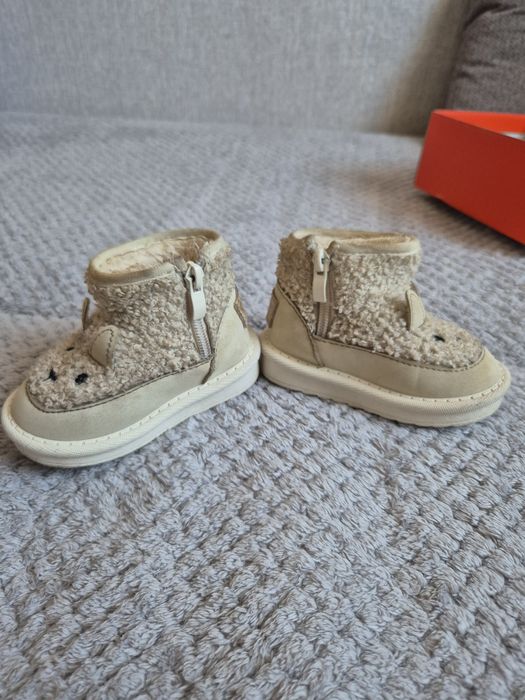 Зимові ботиночки на дівчинку