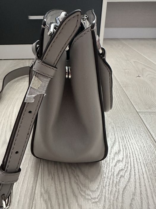 Продам жіночу шкіряну сумку Michael    Kors