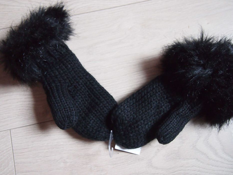 Nowe rękawiczki Reserved