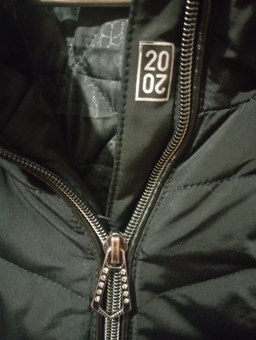 Теплая женская куртка отличная ткань