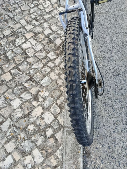 Bicicleta ótima barata