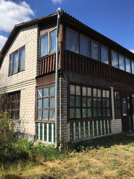 Продаж будинку з садибою