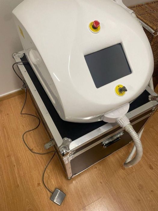 Máquina profissional de Depilação Laser Diodo Tripla onda - impecável
