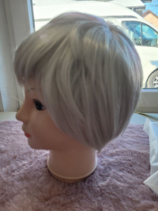 Peruka damska krótka błąd