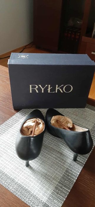 Szpilki damskie z firmy Ryłko rozm. 39