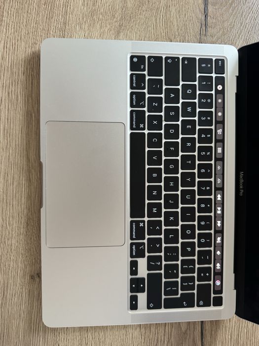 Macbook Pro M1 TouchBar 96% kondycji baterii
