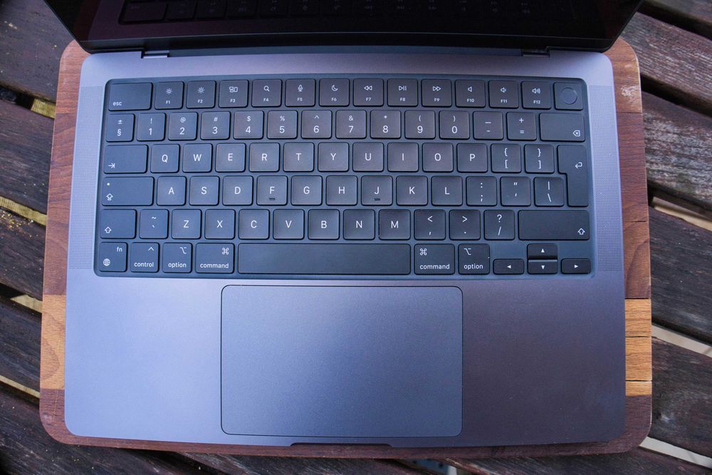 MacBook 14 M3 PRO 12CPU, 18GPU, 18GB, 1TB - stan idealny.