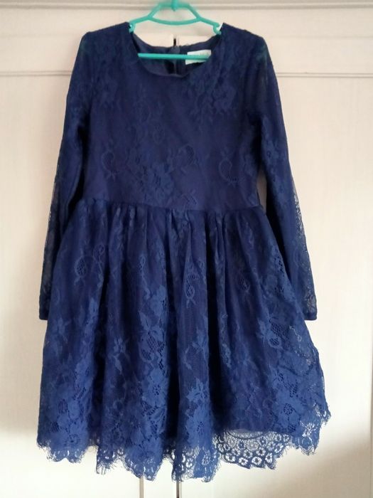 Piękna sukienka granatowa z koronki na 7-8 lat