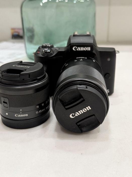 Canon  EOS M50 ( 2 objetivas )