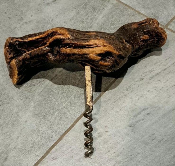 Штопор з виноградної лози