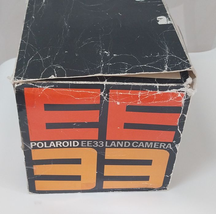 Máquina fotográfica antiga Polaroid EE33