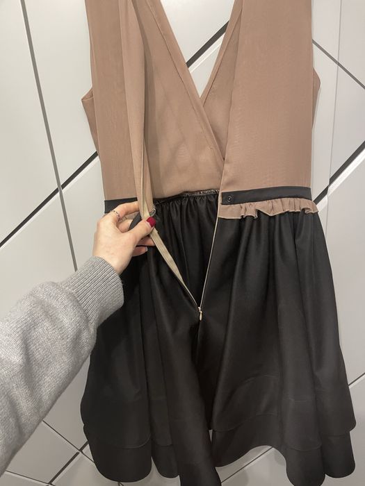 Sukienka manifio elegancka, ale na kazdą okazjs