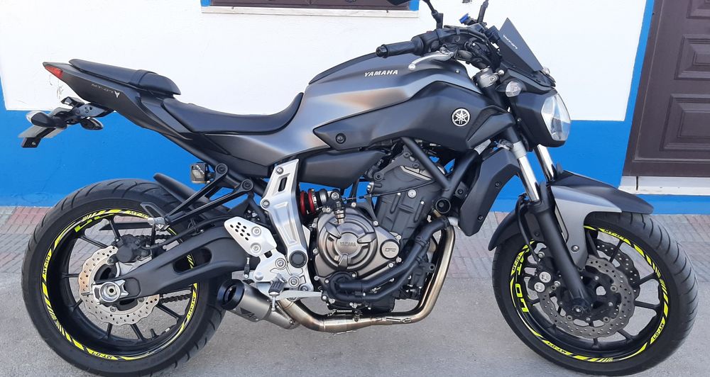 Mt 07 troco por mt 09 cb 650r